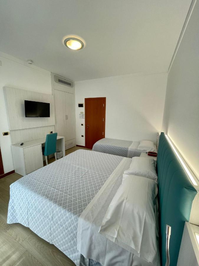 Triple Room,1385543981:JPEG