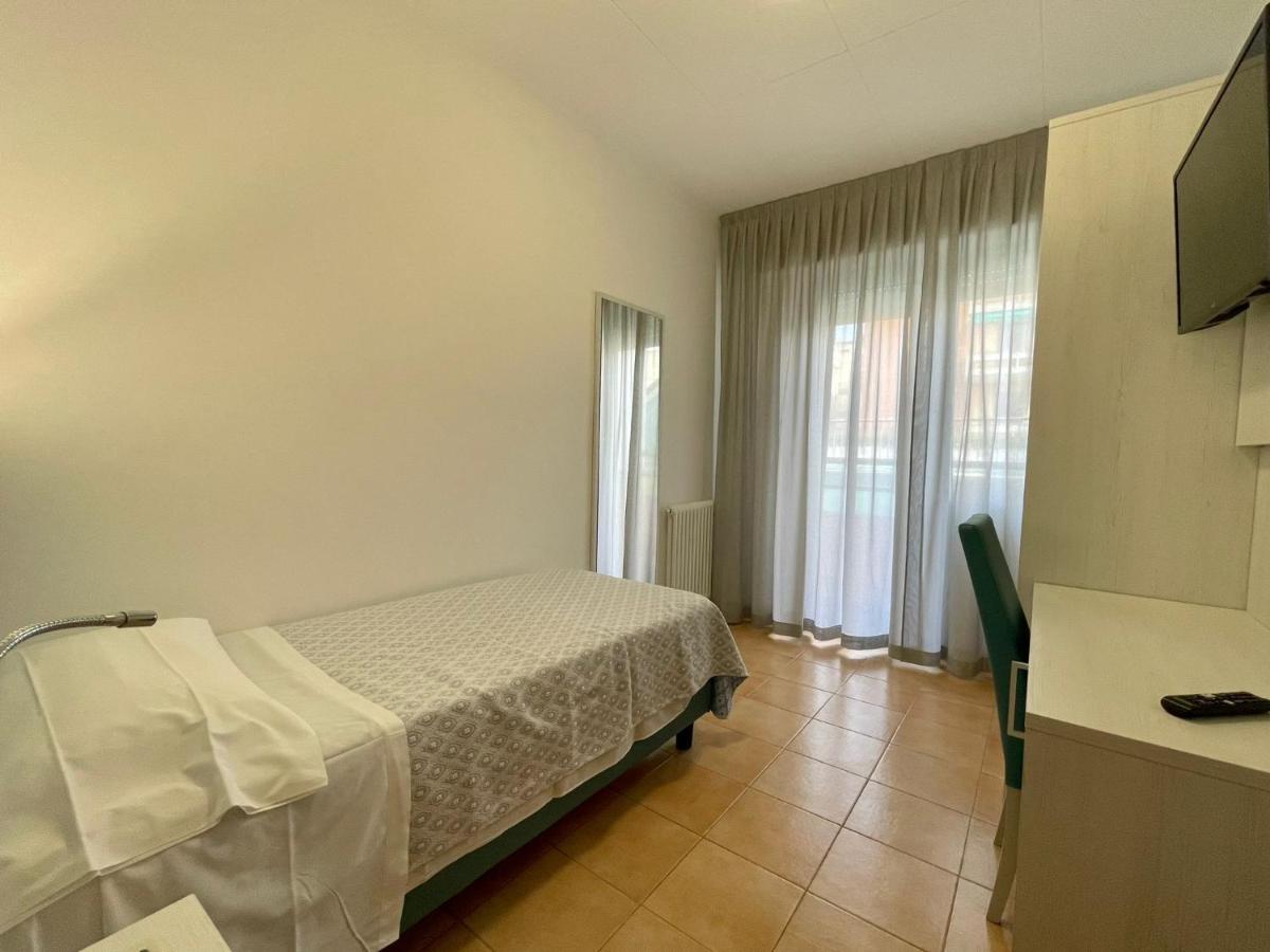 Standard Single Room,1385543543:JPEG